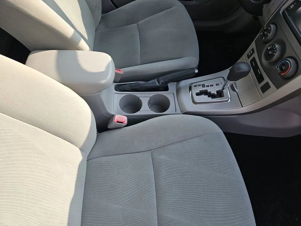 Used 2013 Toyota Corolla LE FWD image 11