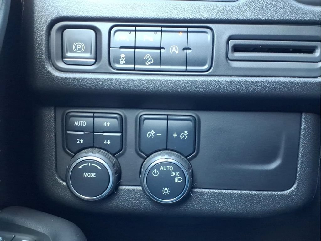 Used 2023 Chevrolet Tahoe Premier AWD/4WD image 26