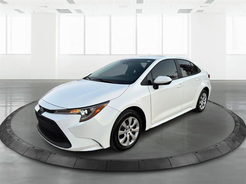 Used 2022 Toyota Corolla LE image 2