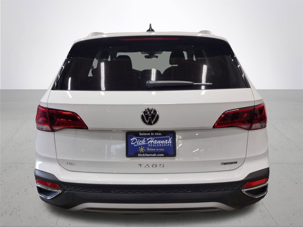 Certified 2023 Volkswagen Taos SE w/ Panoramic Sunroof Package image 11
