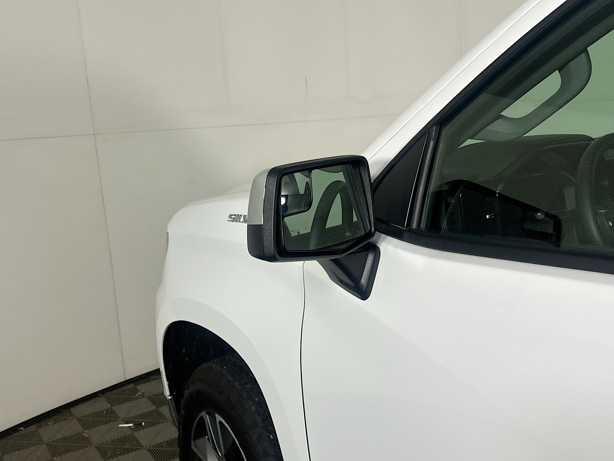 Used 2023 Chevrolet Silverado 1500 LT image 16