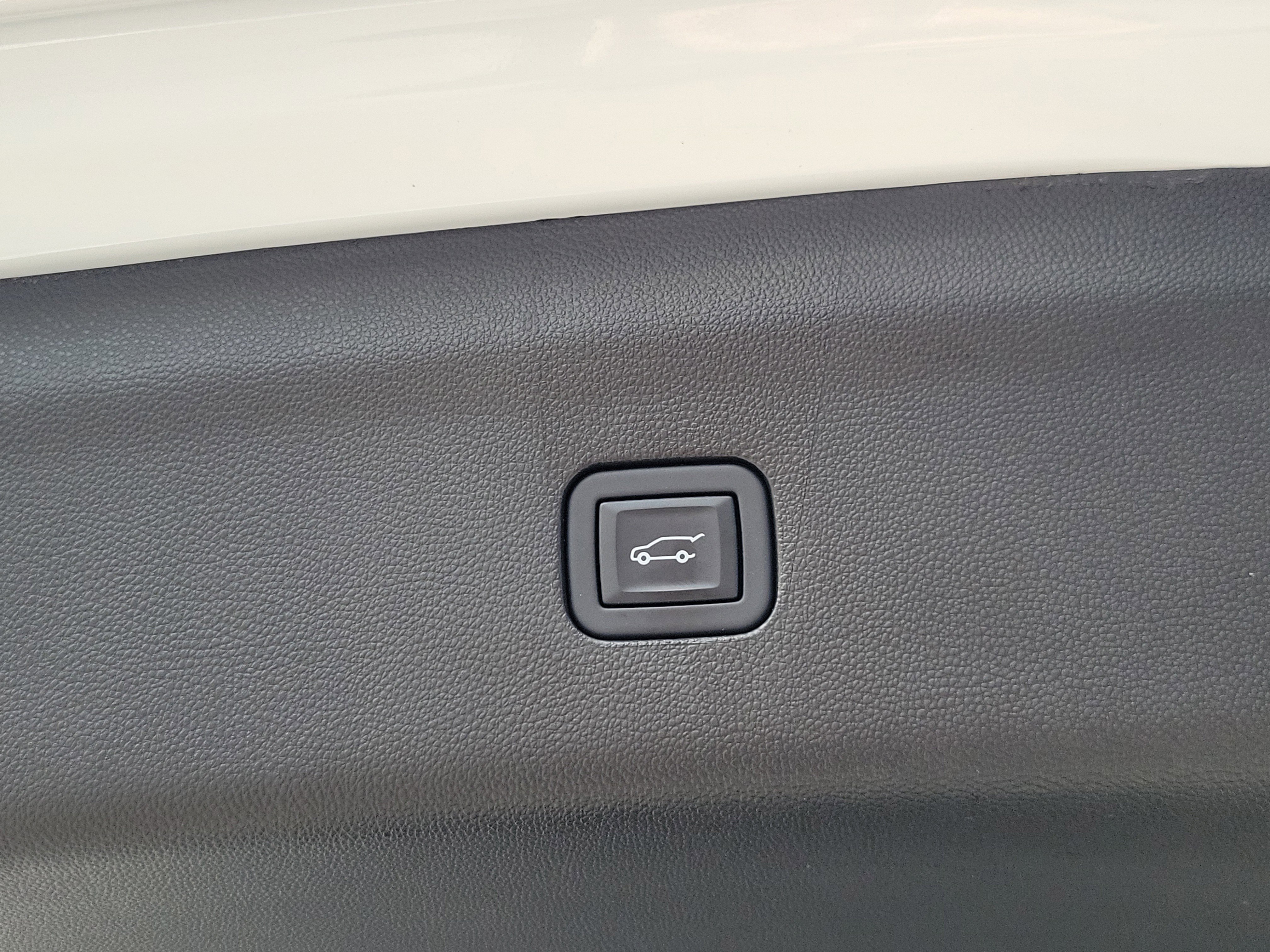 Used 2024 Buick Enclave Premium image 17