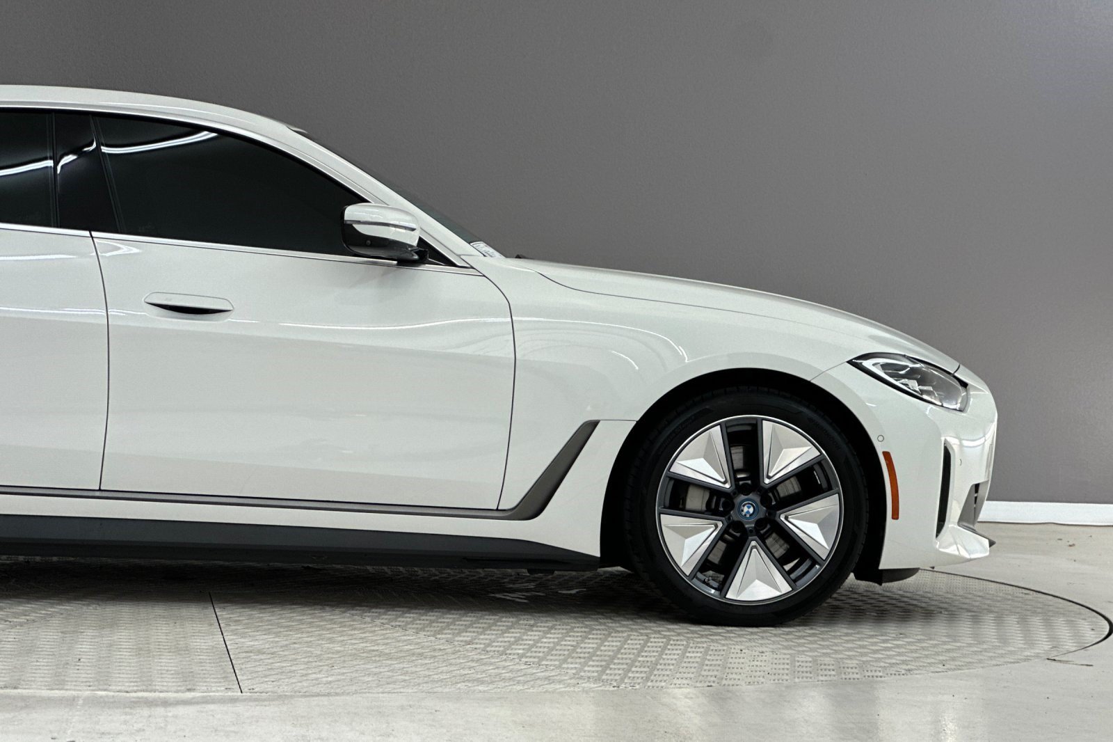Certified 2023 BMW i4 eDrive40 RWD image 36
