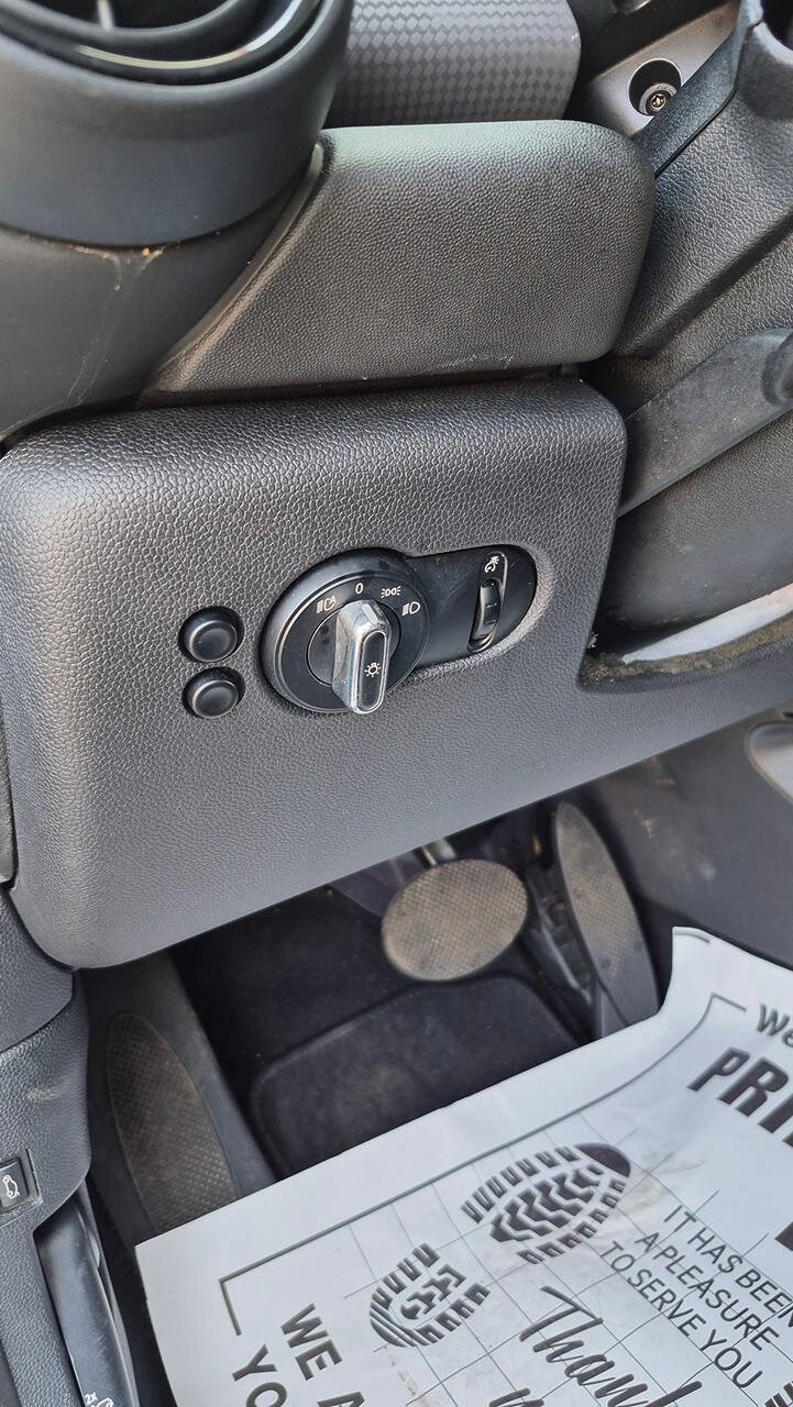 Used 2015 MINI Cooper 4-Door Hardtop FWD image 25