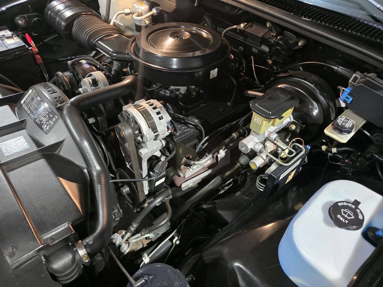 Used 1990 Chevrolet Silverado 1500 2WD Regular Cab image 47