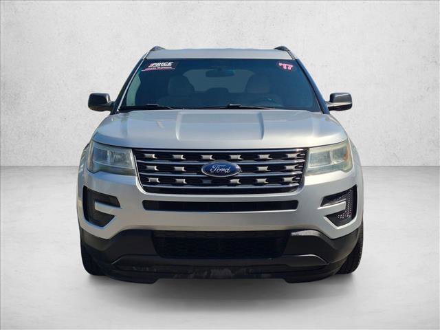 Used 2017 Ford Explorer FWD image 2
