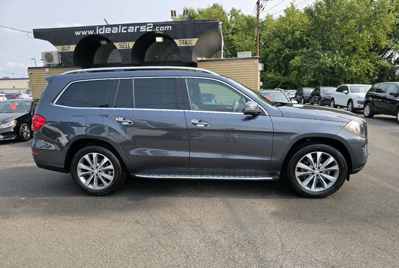 Used 2016 Mercedes-Benz GL 450 4MATIC w/ Premium I Package image 2