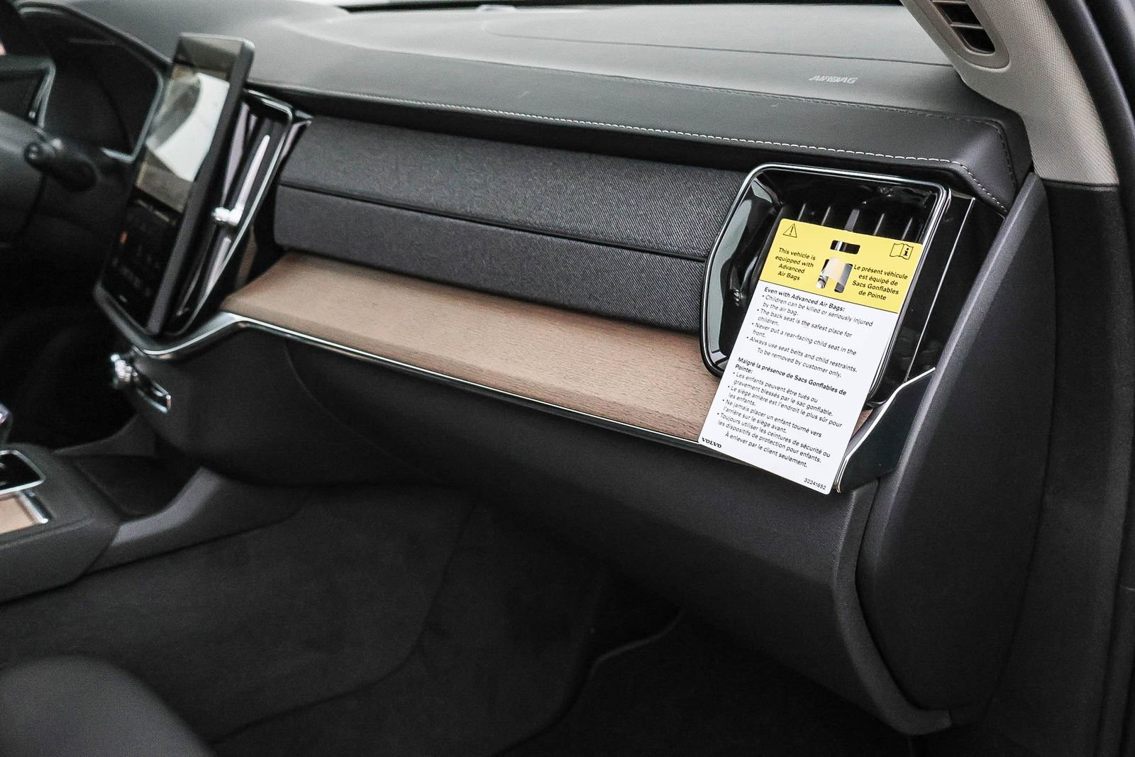 New 2026 Volvo XC90 B5 Core image 18