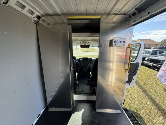 Used 2025 RAM ProMaster 2500 w/ Convenience Group image 13