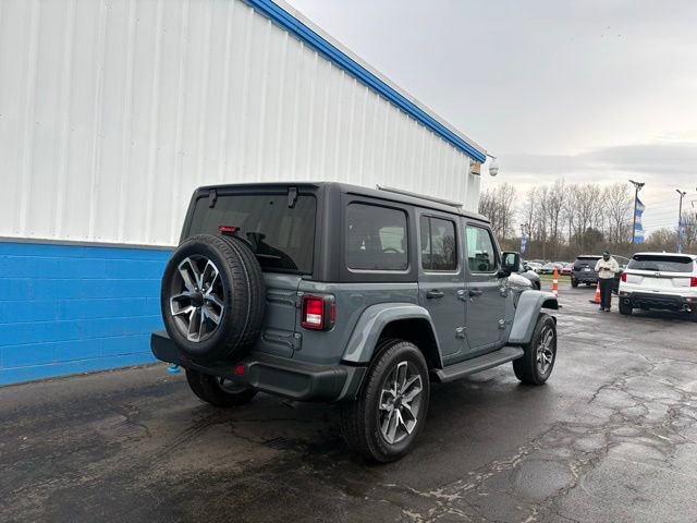 Used 2024 Jeep Wrangler Unlimited image 10