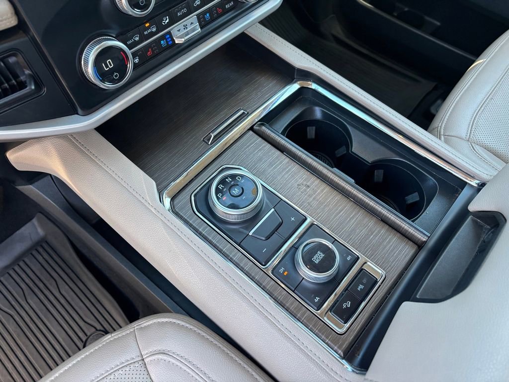 Used 2024 Ford Expedition Limited AWD/4WD image 20