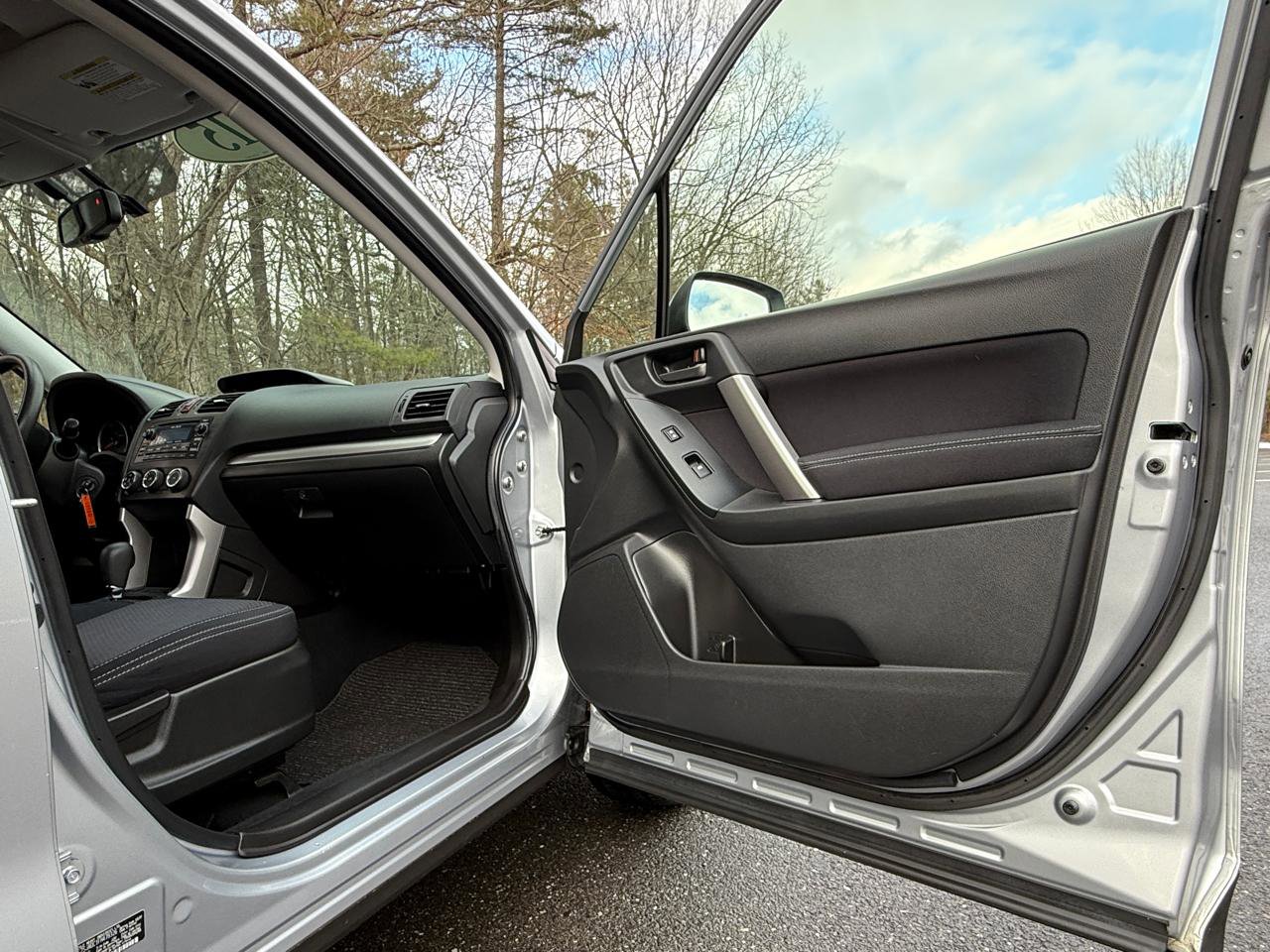 Used 2015 Subaru Forester 2.5i Premium w/ All-Weather Package AWD/4WD image 26