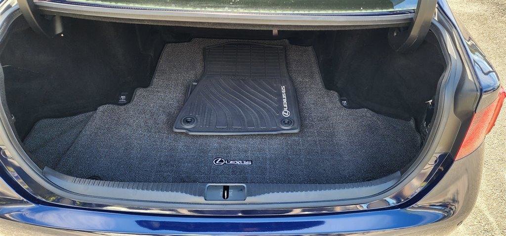 Used 2013 Lexus GS 350 AWD w/ Luxury Pkg w/Cold Weather Pkg image 32