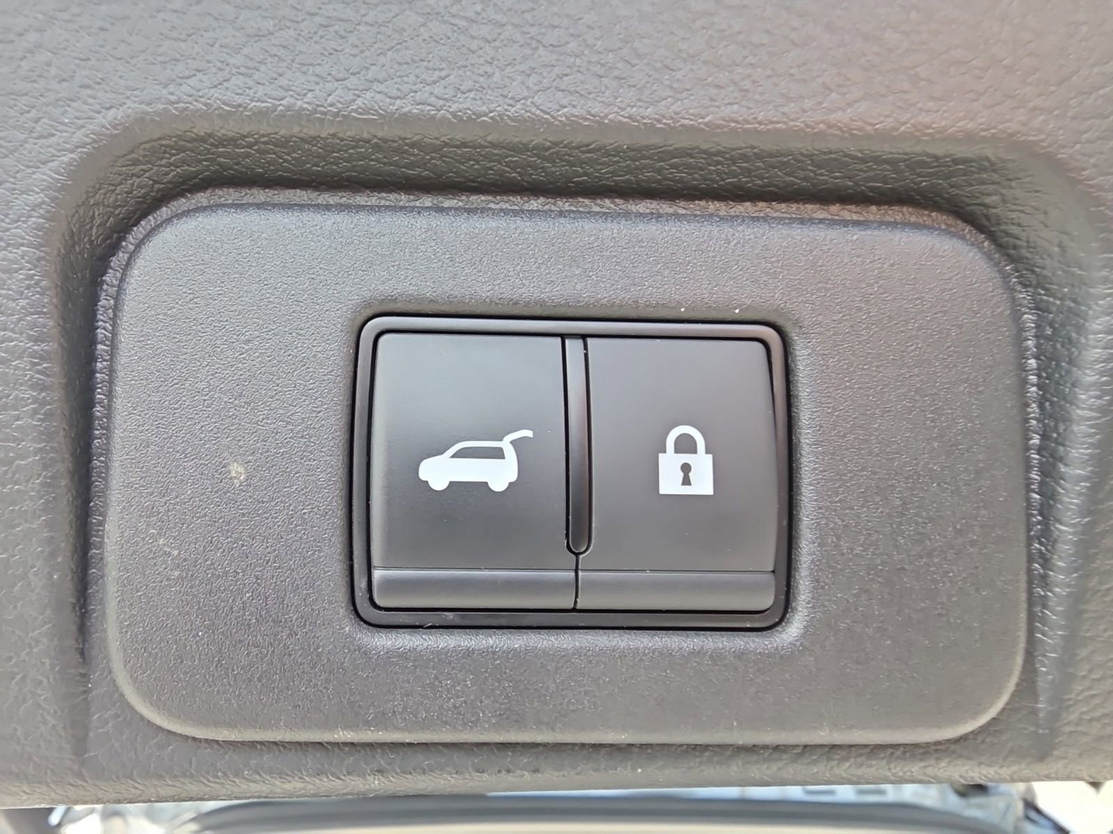 Certified 2024 Nissan Rogue SV w/ SV Premium Package AWD/4WD image 23