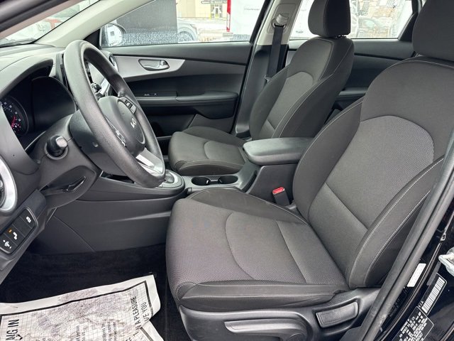 Used 2023 Kia Forte LXS w/ LXS Technology Package image 11