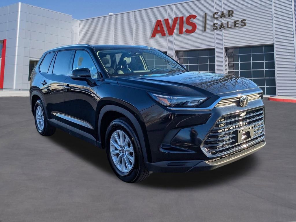 Used 2025 Toyota Grand Highlander XLE image 3