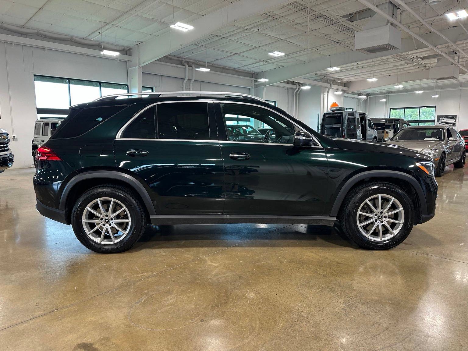 Used 2024 Mercedes-Benz GLE 450e 4MATIC image 8