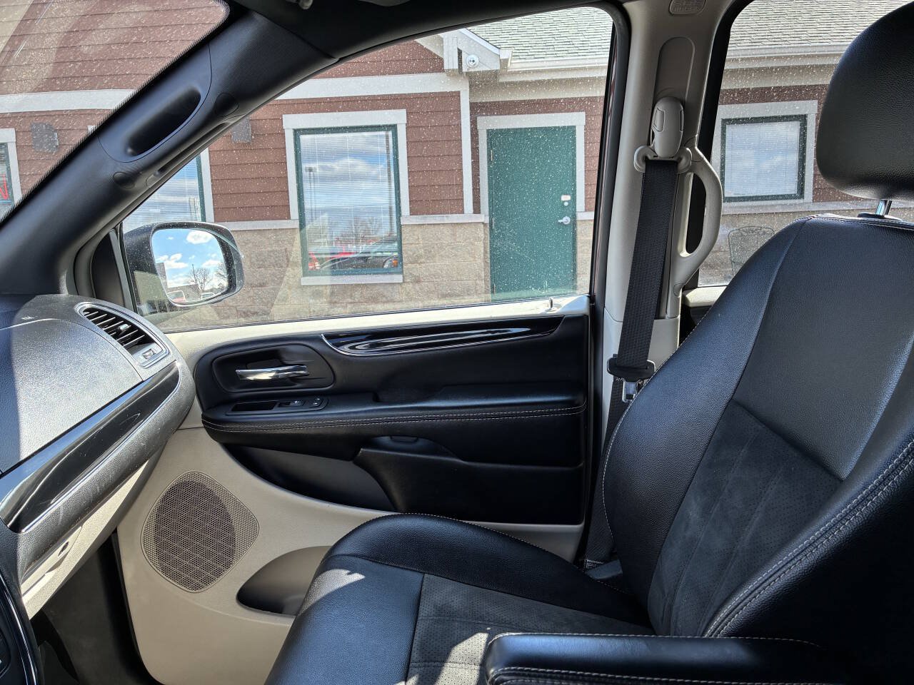Used 2019 Dodge Grand Caravan SXT FWD image 15