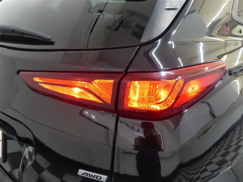 Used 2020 Hyundai Kona SEL Plus AWD/4WD image 16