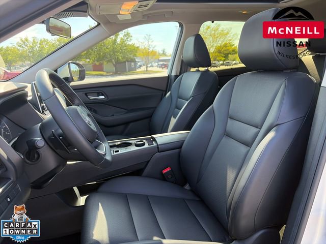 Used 2023 Nissan Rogue SV w/ SV Premium B Package image 17