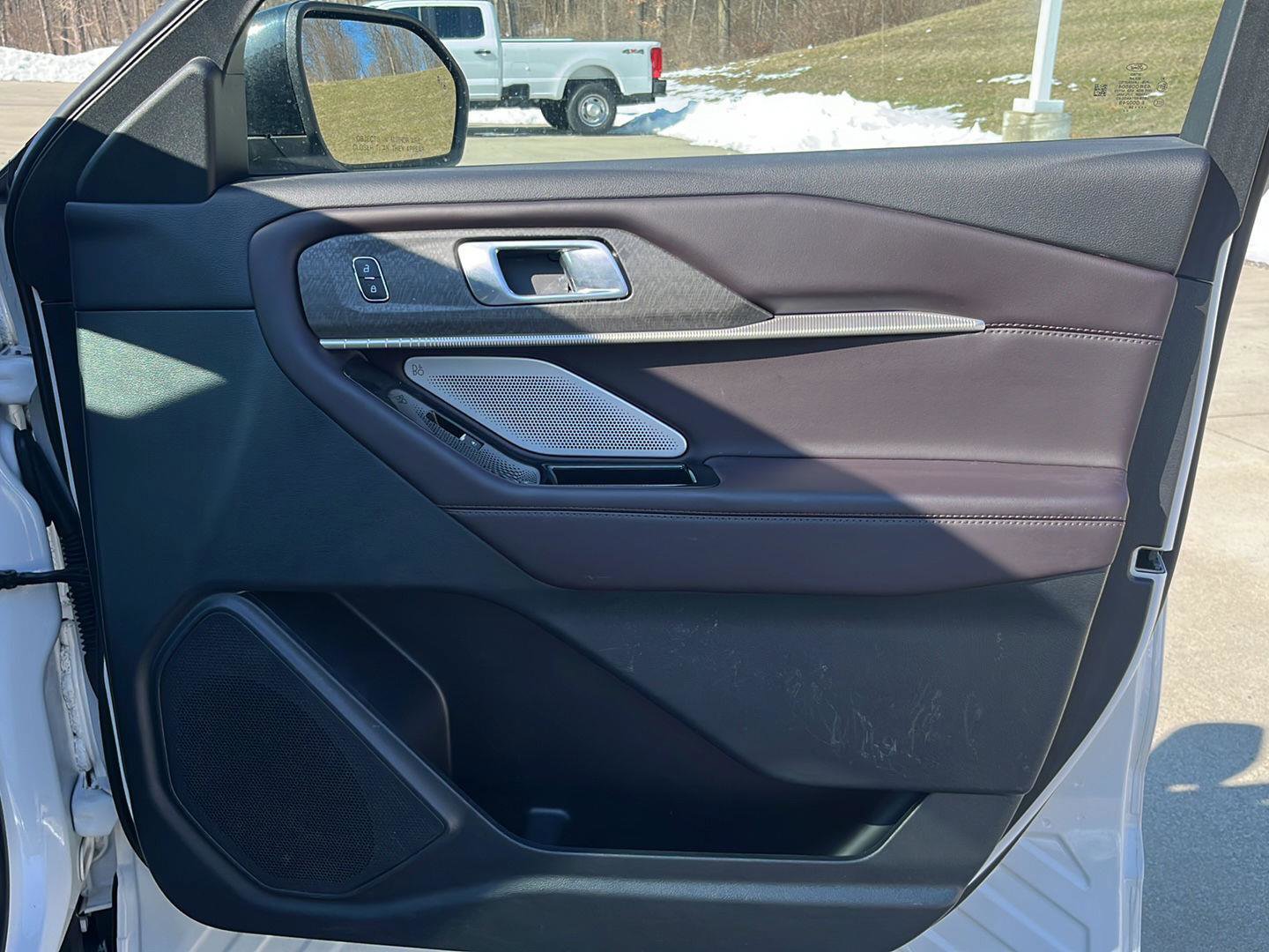 Used 2025 Ford Explorer Platinum image 28