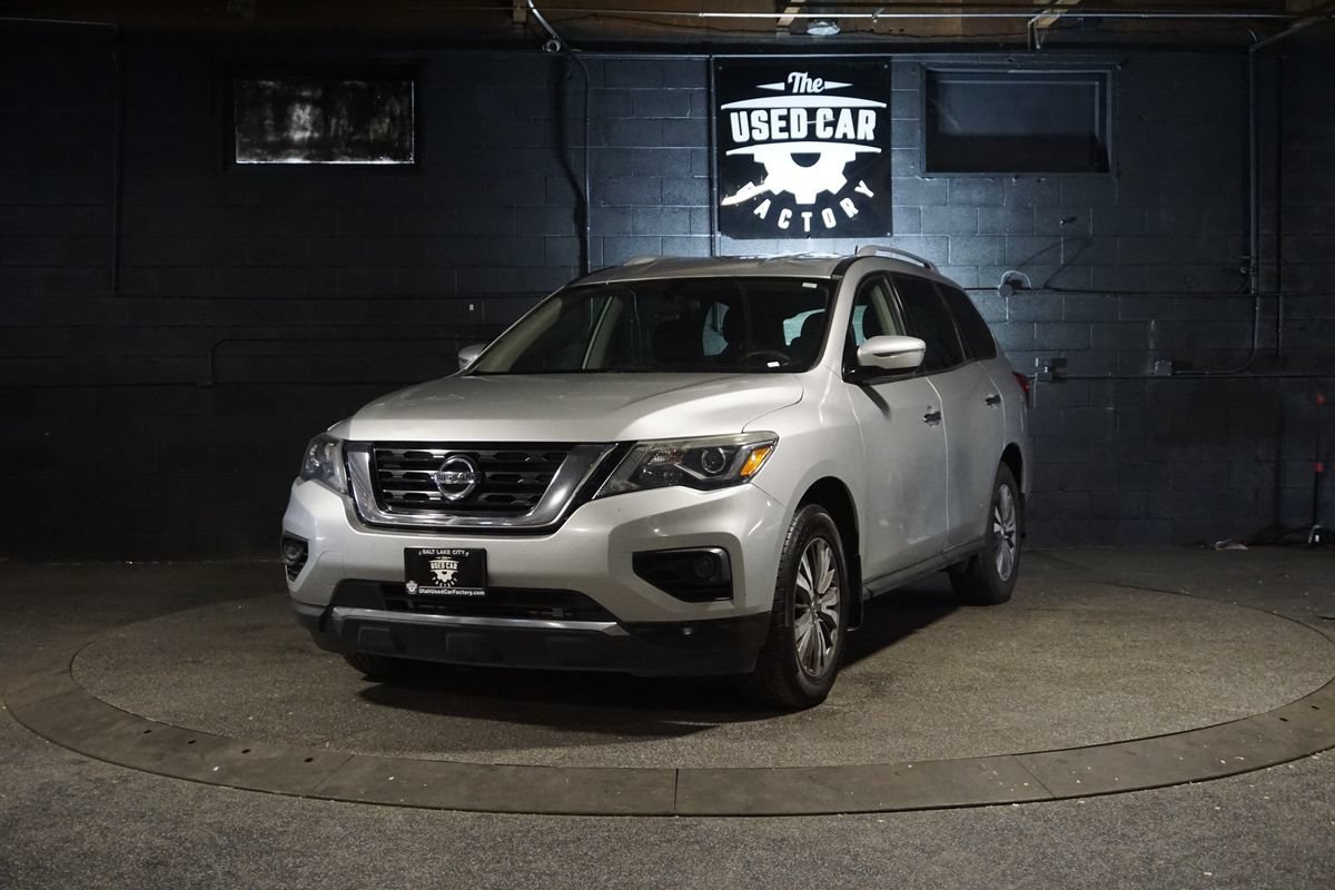 Used 2017 Nissan Pathfinder S AWD/4WD image 1