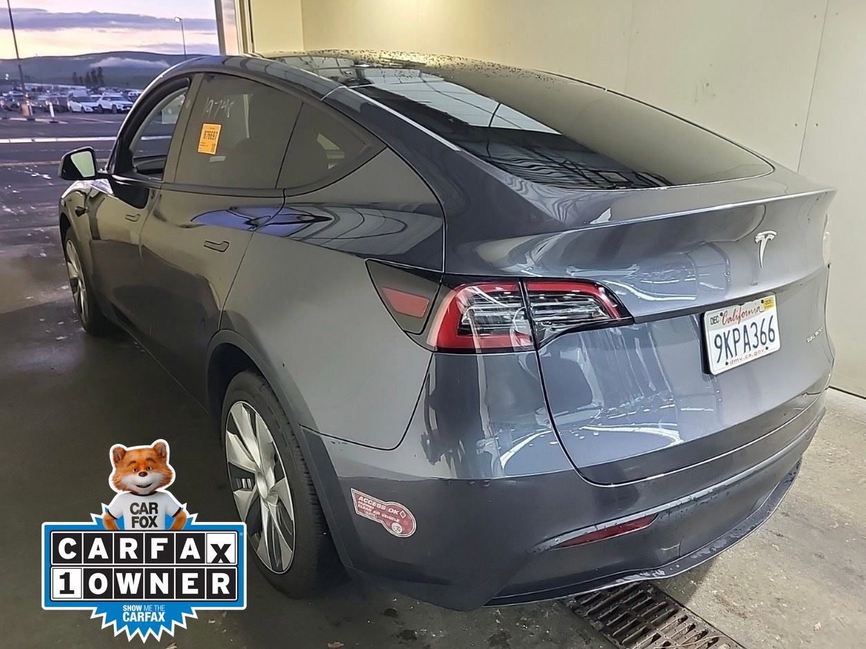 Used 2023 Tesla Model Y Long Range image 2