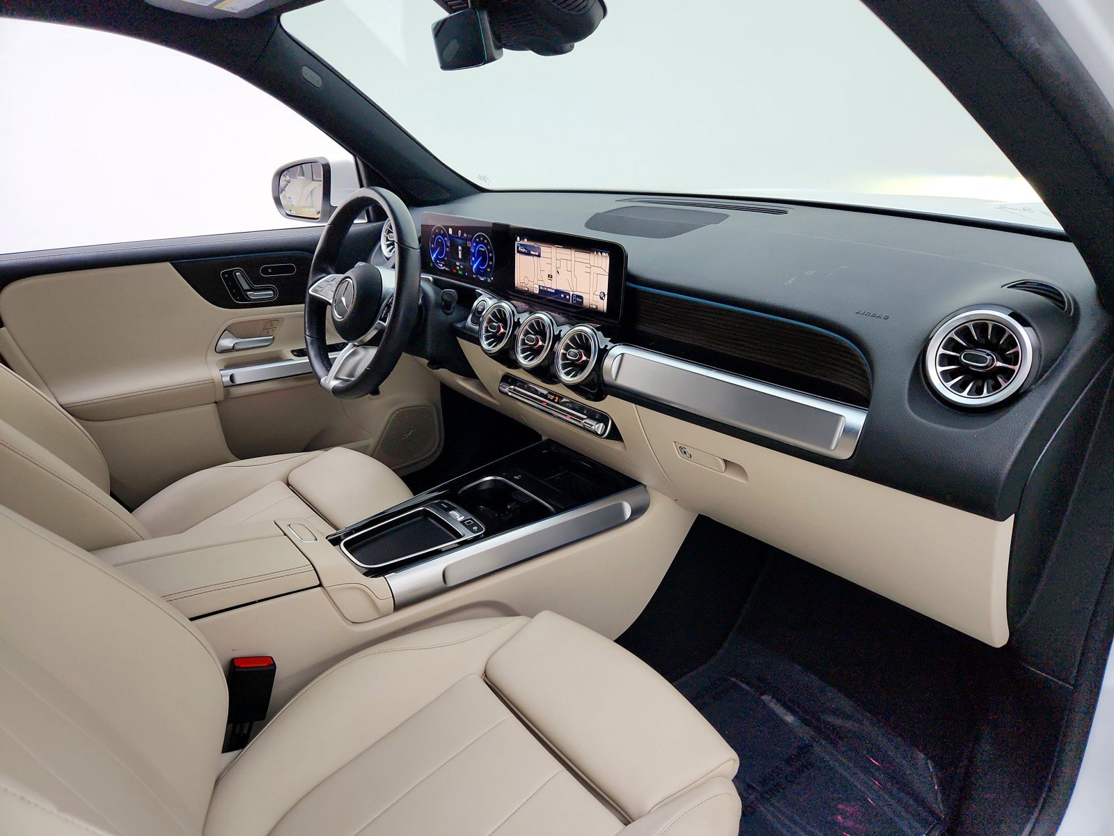 Certified 2025 Mercedes-Benz EQB 250+ w/ Driver Assistance Package image 28