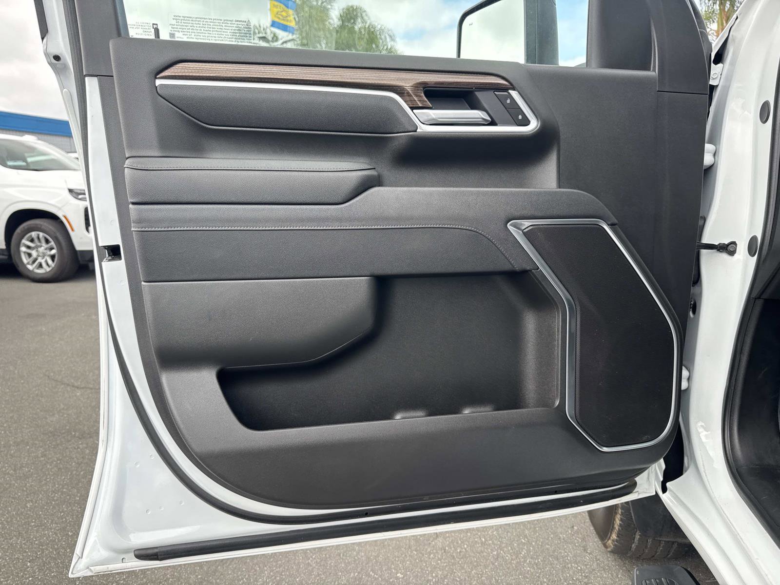 Used 2025 Chevrolet Silverado 2500 LT w/ Convenience Package image 20