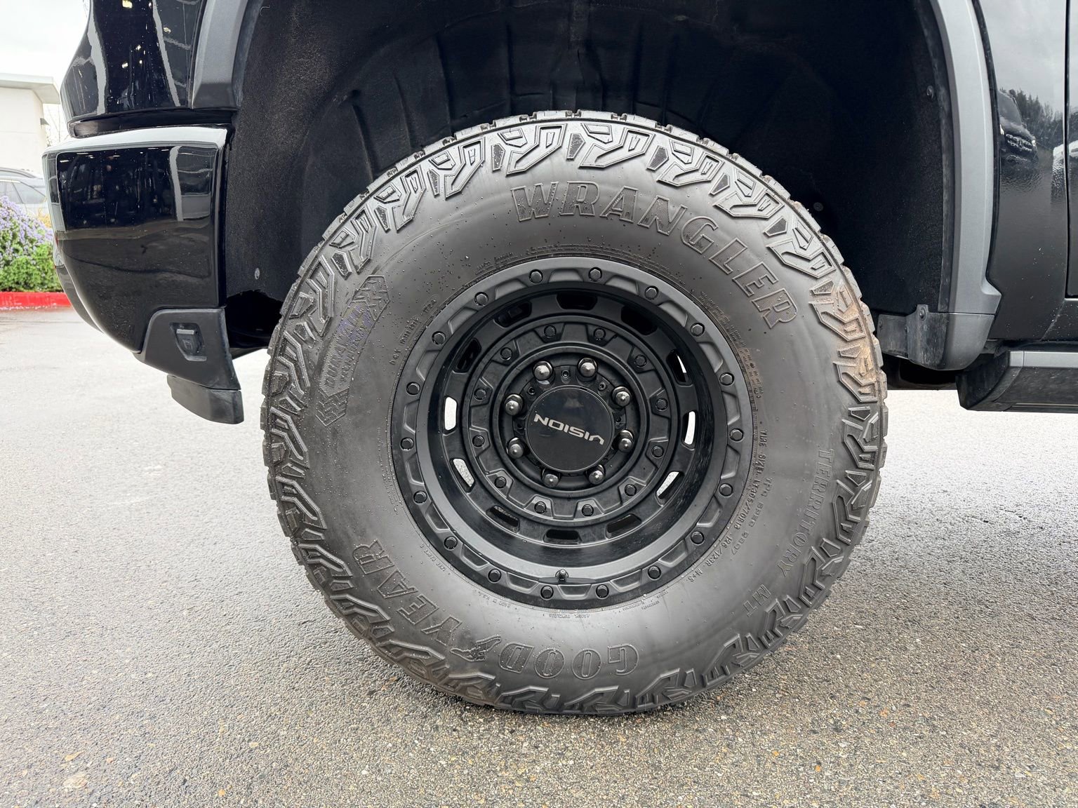 Used 2024 Chevrolet Silverado 2500 ZR2 w/ Technology Package image 7