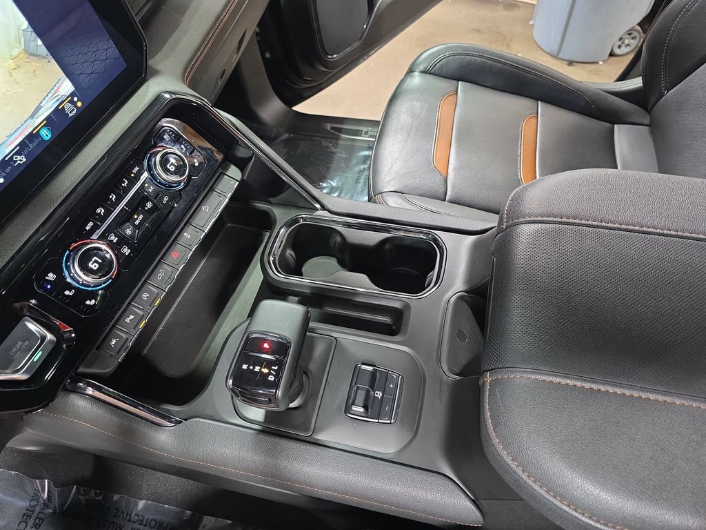 Used 2023 GMC Sierra 1500 AT4 w/ Technology Package AWD/4WD image 23