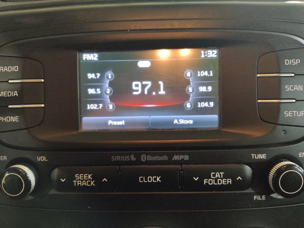Used 2016 Kia Soul + FWD image 25