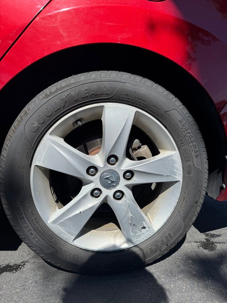 Used 2012 Hyundai Elantra GLS w/ Preferred Pkg 3 FWD image 14