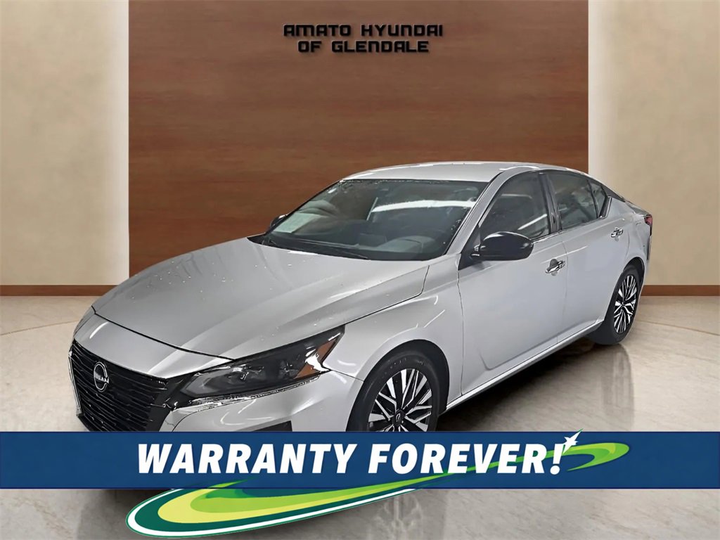 Used 2024 Nissan Altima 2.5 SV image 1