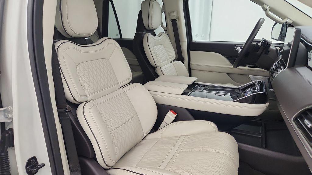 Used 2024 Lincoln Navigator Black Label AWD/4WD image 50