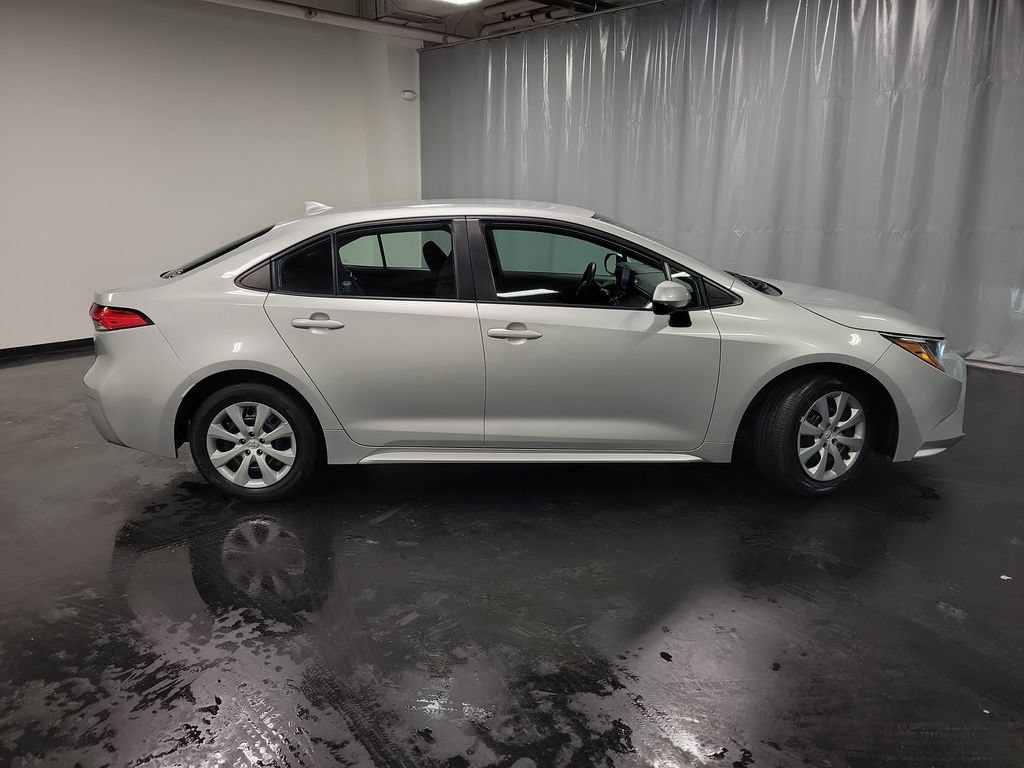 Used 2023 Toyota Corolla LE FWD image 9