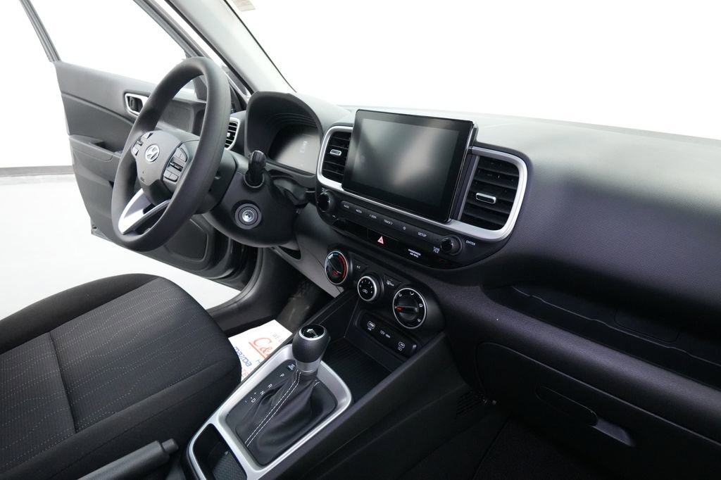 New 2026 Hyundai Venue SE image 23