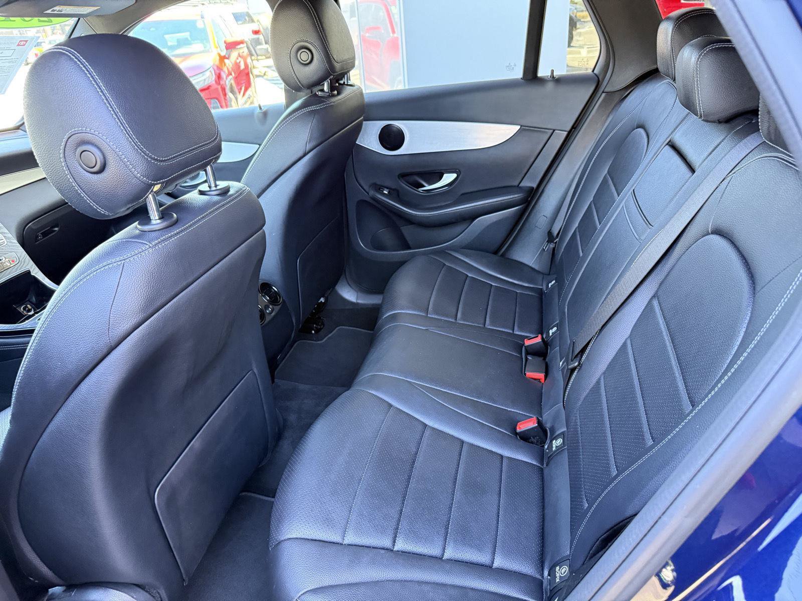 Used 2019 Mercedes-Benz GLC 300 4MATIC image 13