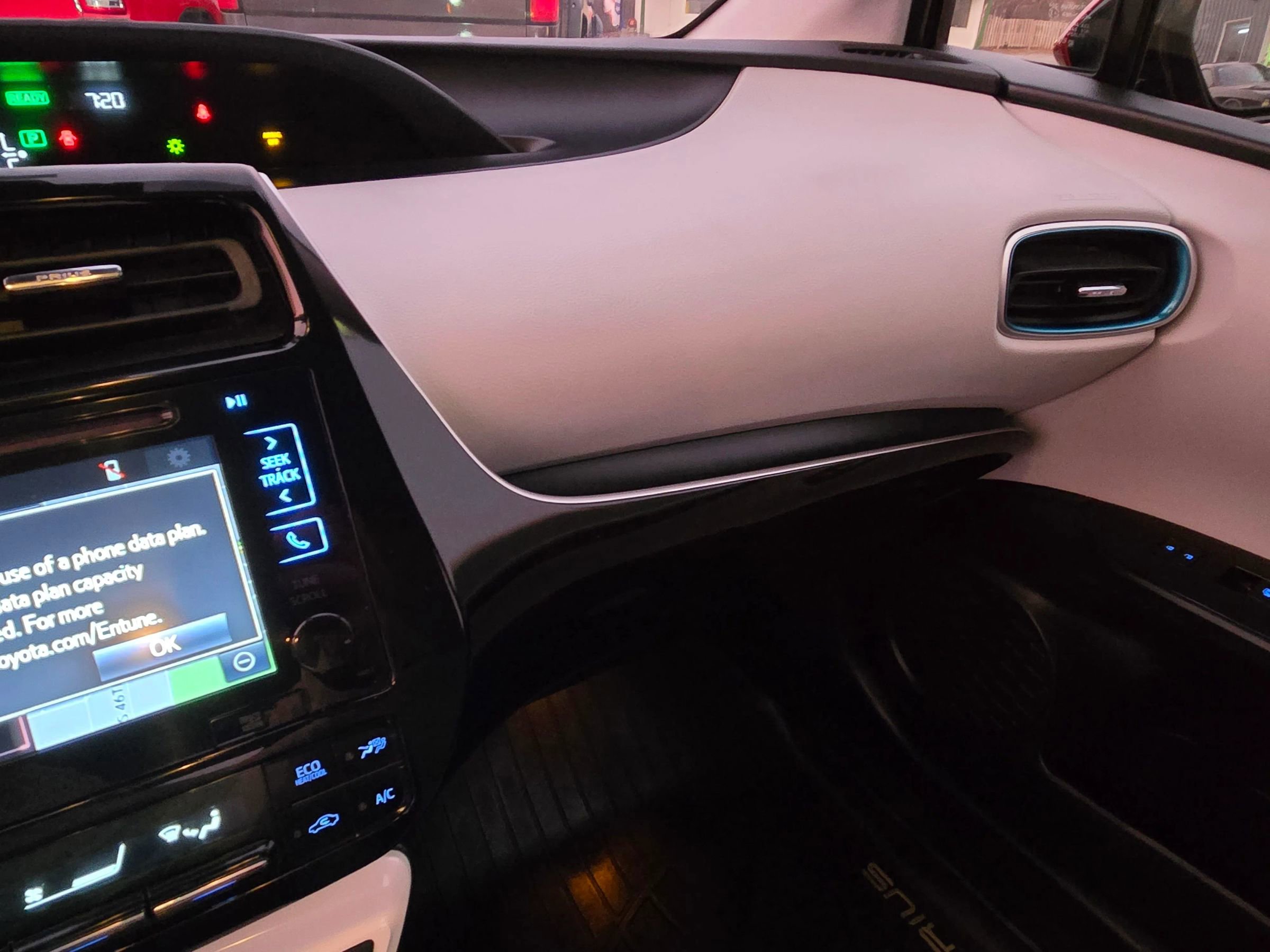 Used 2017 Toyota Prius Three image 47