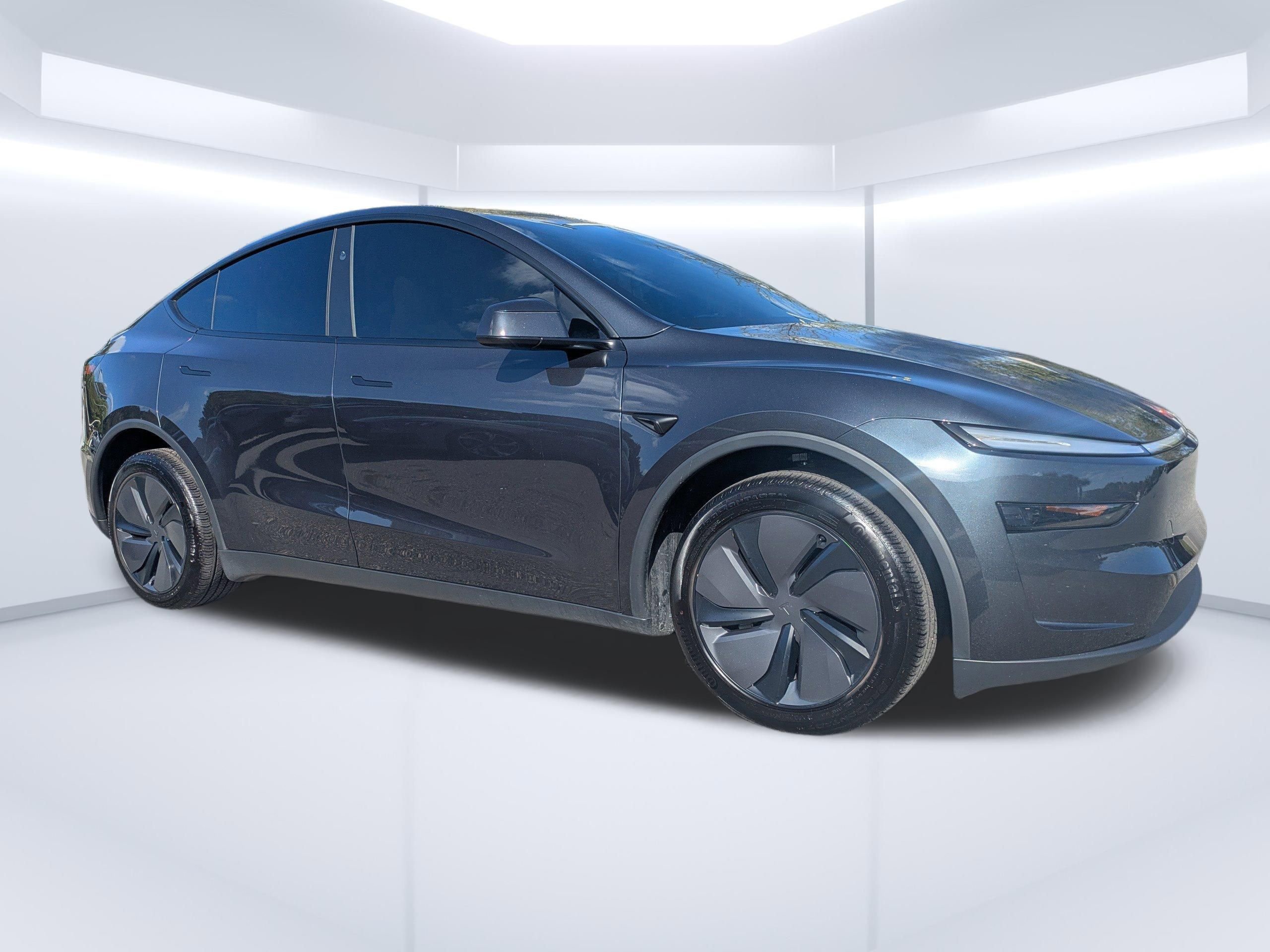 Used 2026 Tesla Model Y 2WD image 1