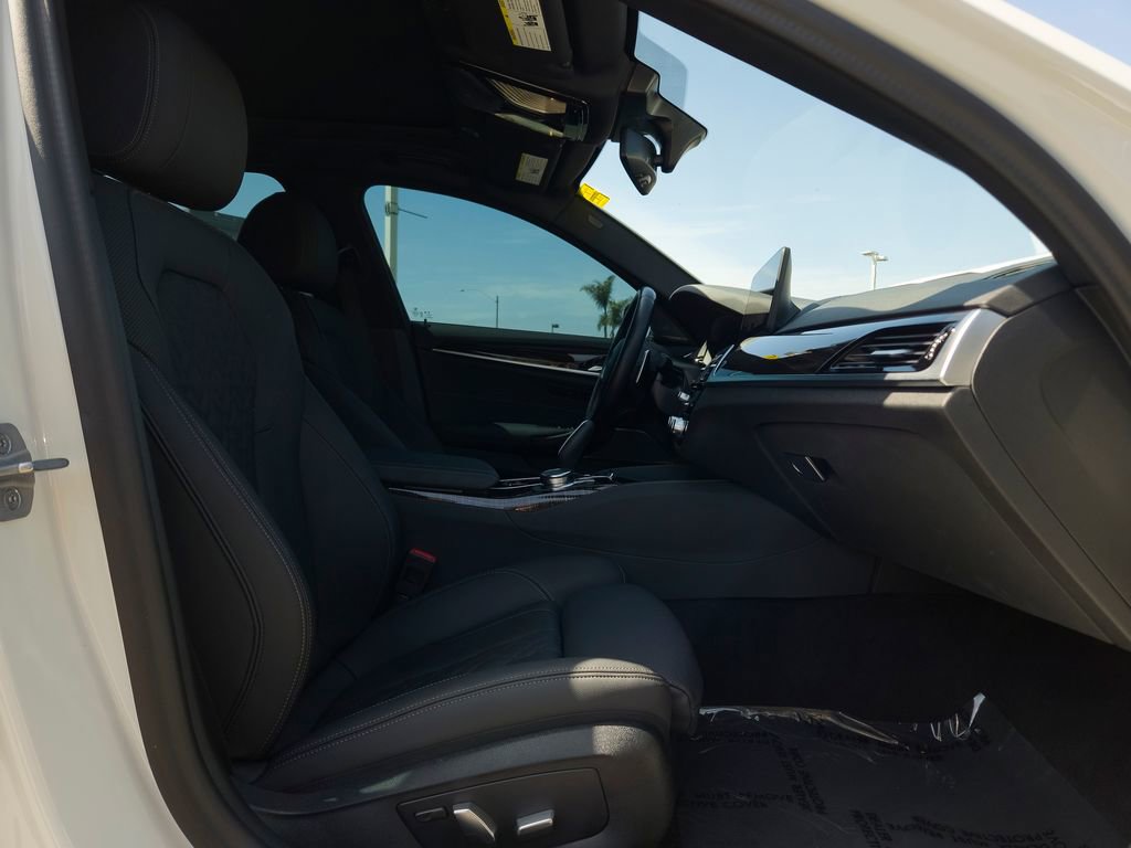 Used 2023 BMW 540i w/ M Sport Package image 19