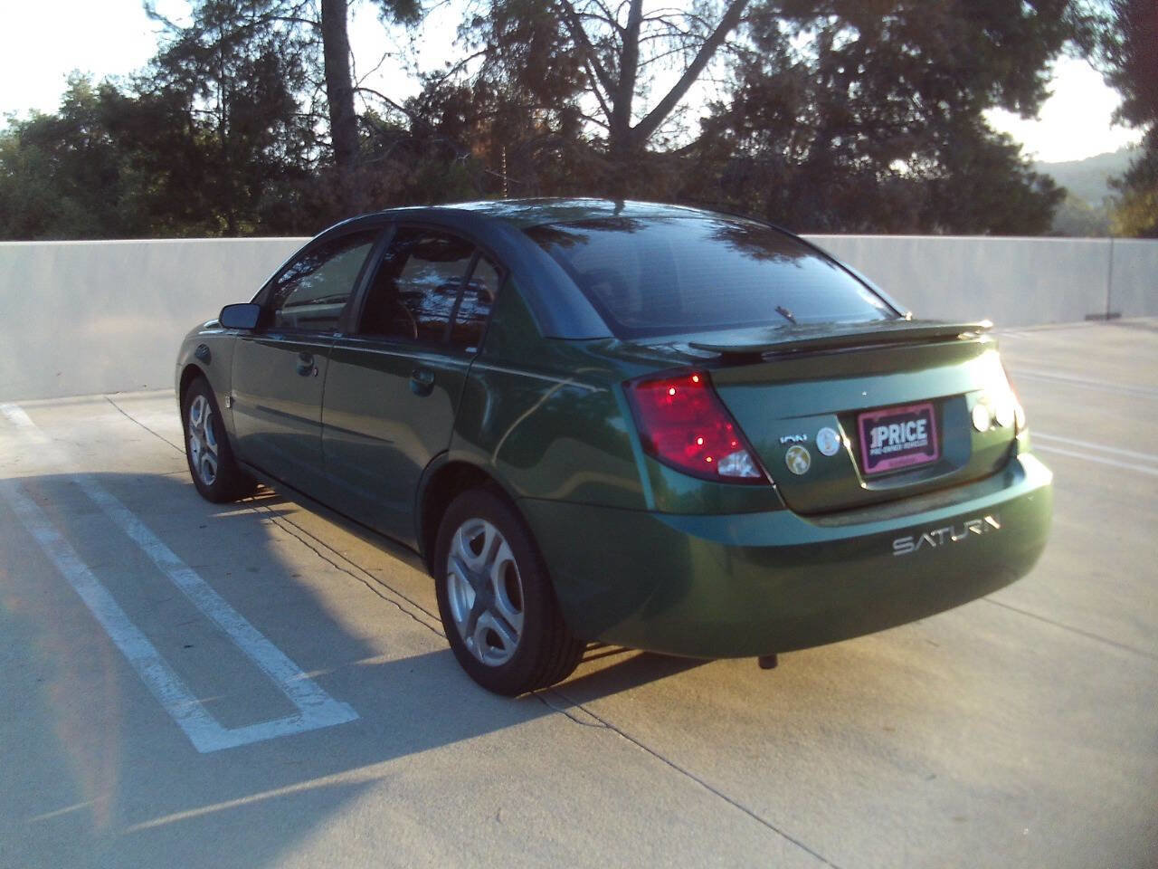 Used 2003 Saturn ION Level 3 w/ Travel Pkg image 3