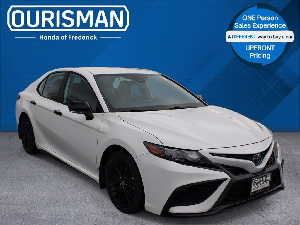 Used 2022 Toyota Camry SE video 1