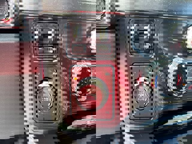 New 2026 Ford F250 Lariat w/ Chrome Package image 31