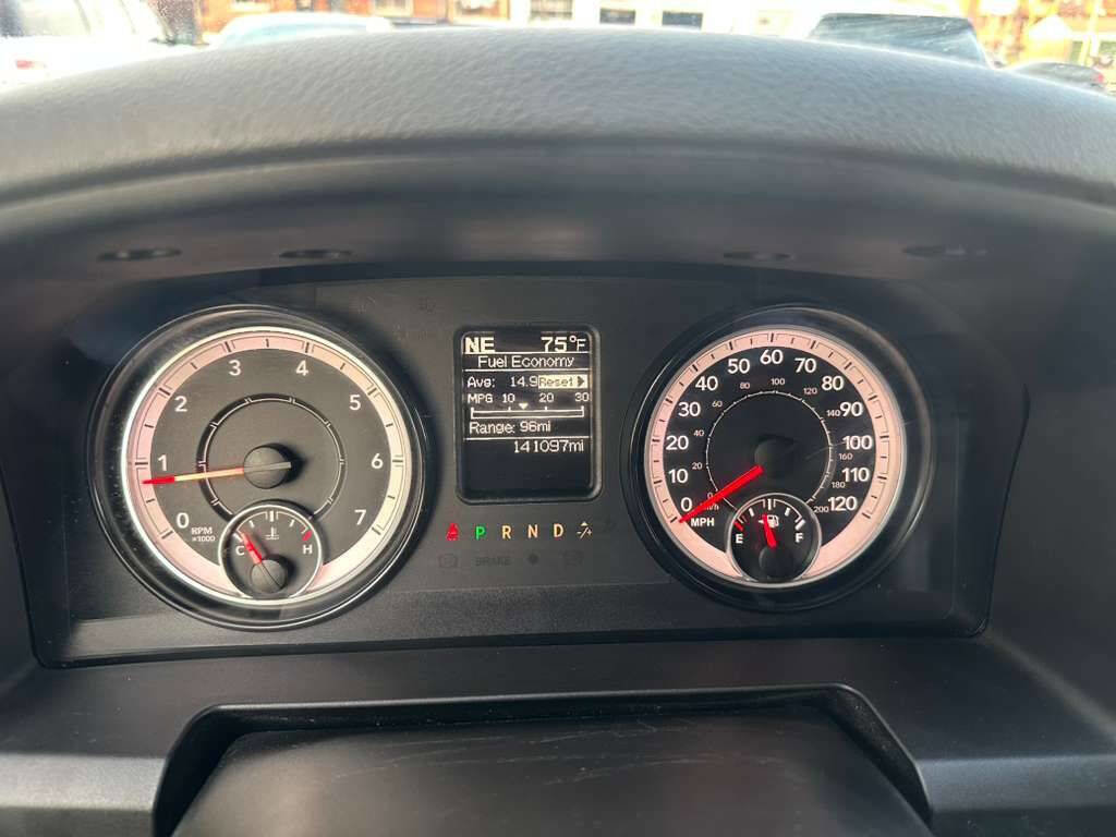 Used 2017 RAM 1500 Classic SLT AWD/4WD image 16