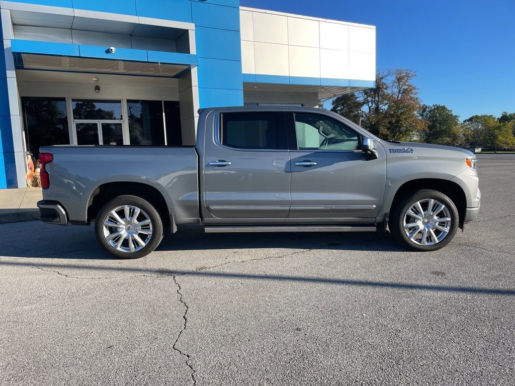 Used 2024 Chevrolet Silverado 1500 High Country w/ Technology Package image 9