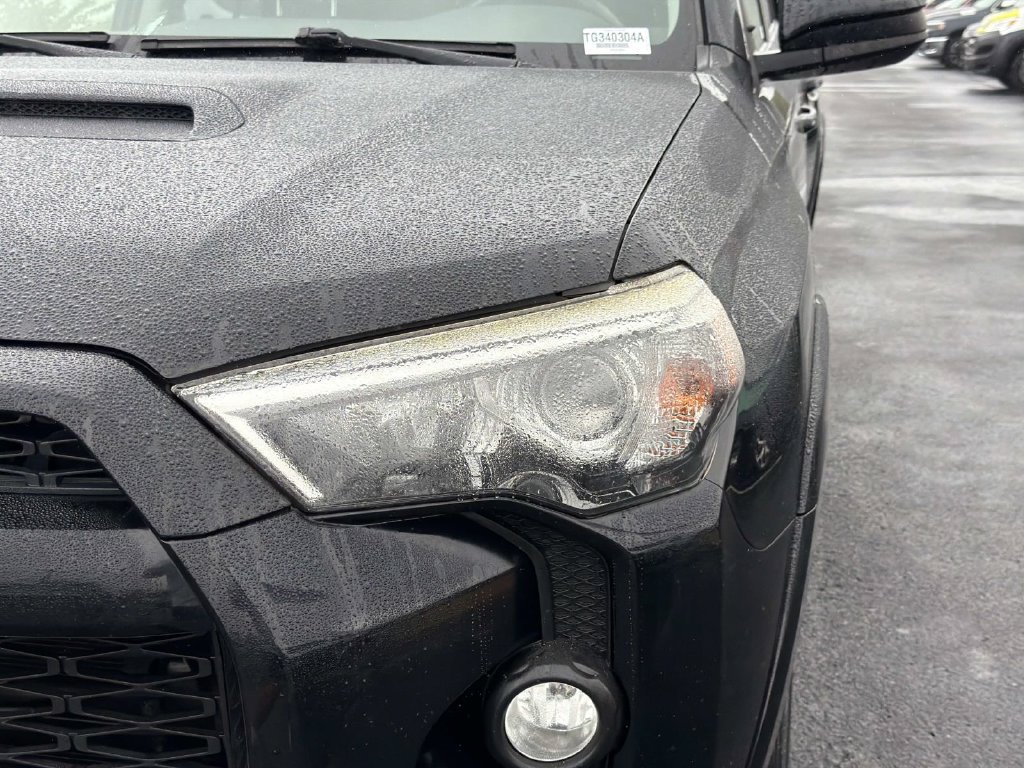 Used 2017 Toyota 4Runner TRD Off-Road AWD/4WD image 10