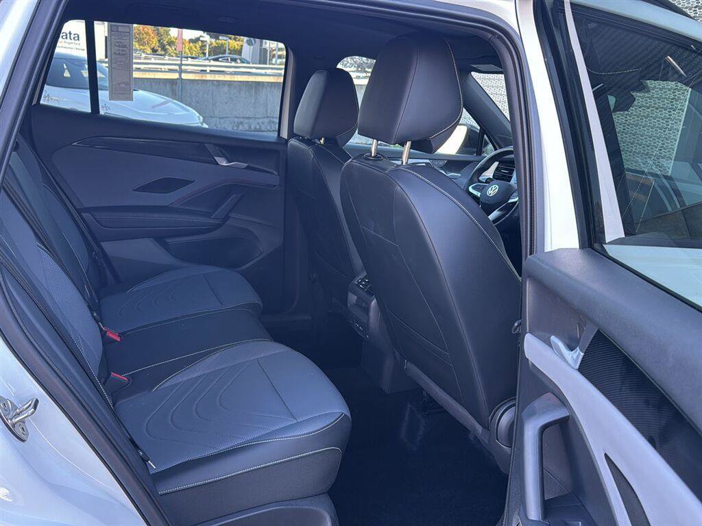 Used 2026 Volkswagen Tiguan SE R-Line AWD/4WD image 14