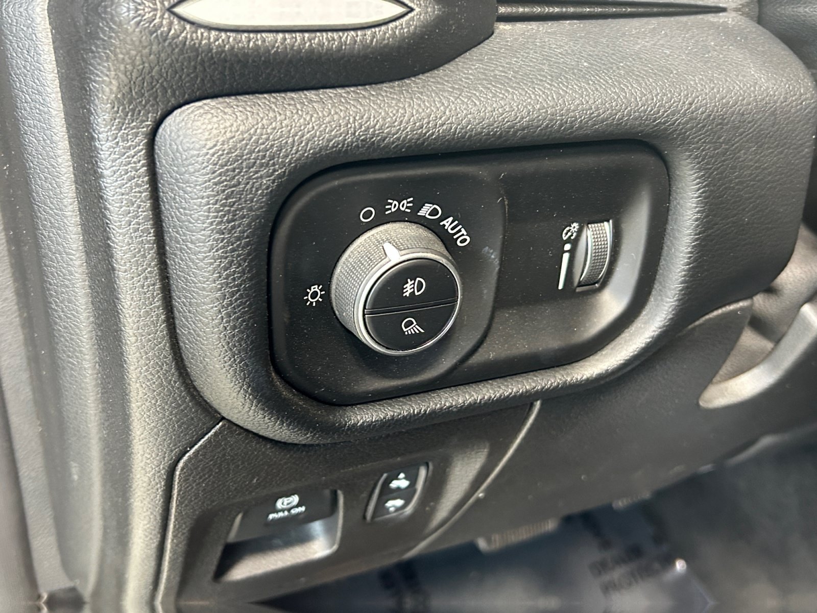 Used 2021 RAM 1500 Lone Star AWD/4WD image 14