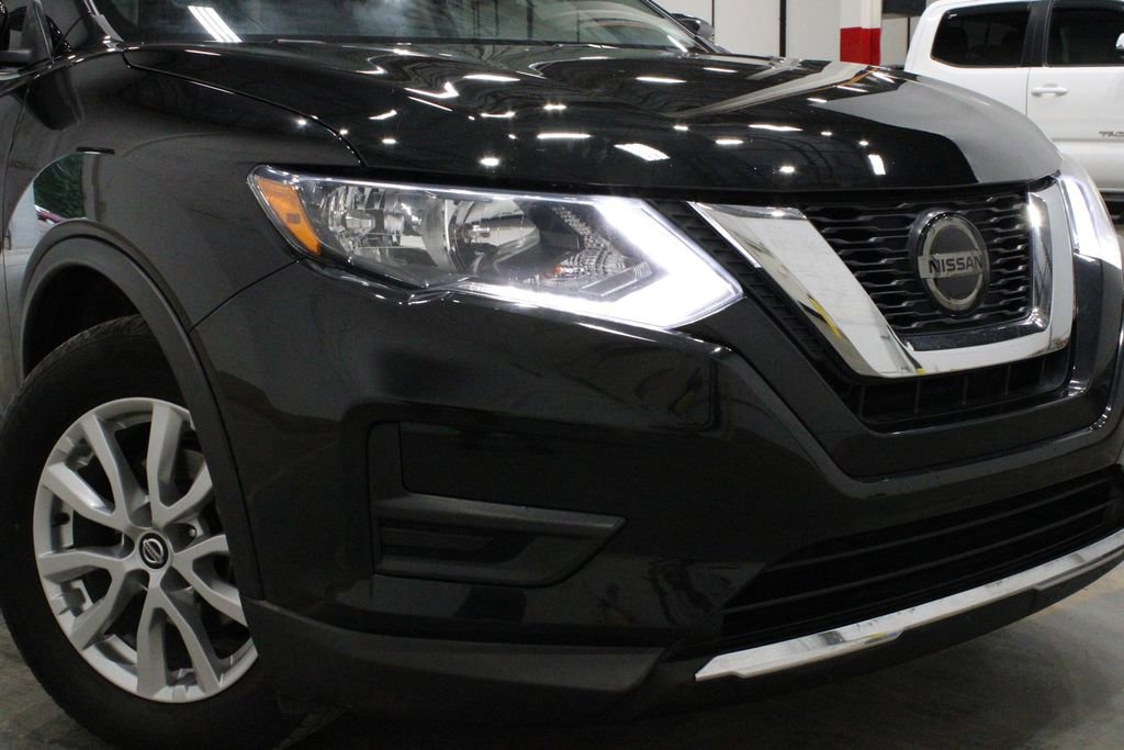 Used 2020 Nissan Rogue SV image 42
